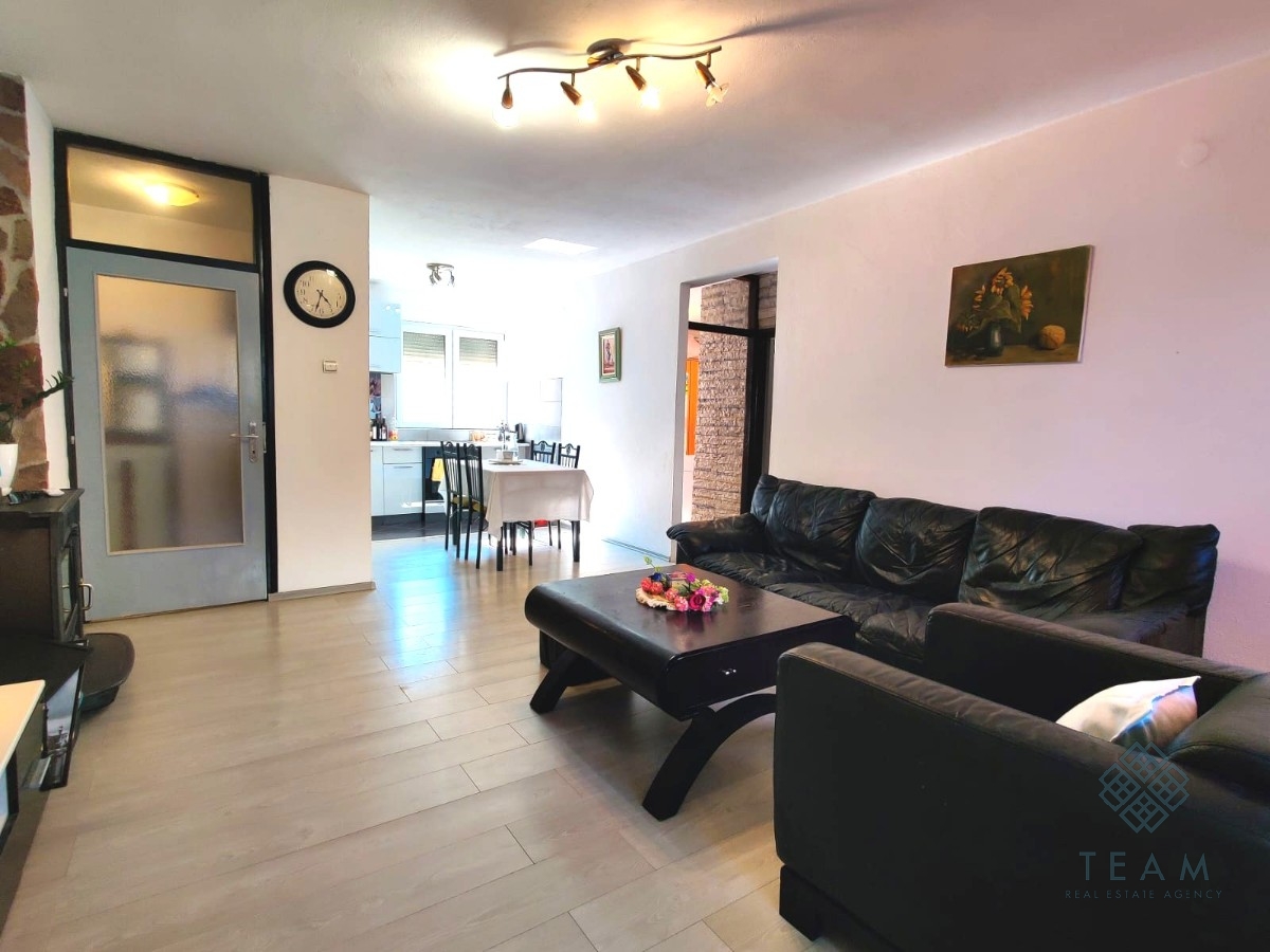 Budva, Centar grada, dvosoban stan 72m²